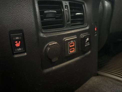 Used 2021 Nissan Titan PRO-4X w/ Pro-4x Convenience Package AWD/4WD image 27