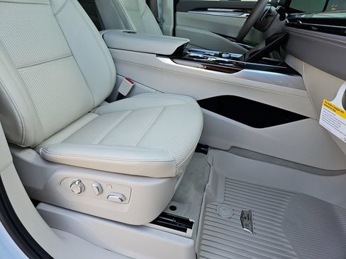 New 2026 Cadillac Escalade Platinum Sport w/ LPO, ONYX Package AWD/4WD image 10