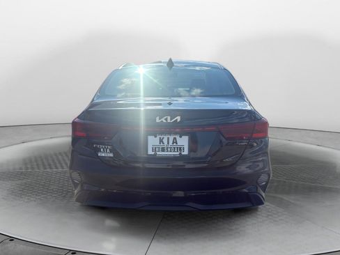 Used 2023 Kia Forte LXS w/ LXS Technology Package FWD image 4
