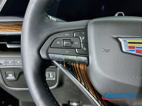Used 2024 Cadillac Escalade Premium Luxury AWD/4WD image 18