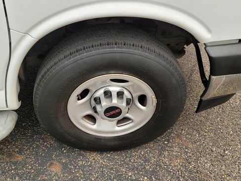 Used 2019 GMC Savana 2500 w/ Driver Convenience Package RWD image 16