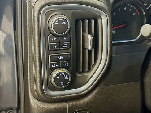 Used 2022 Chevrolet Silverado 1500 LT AWD/4WD image 17
