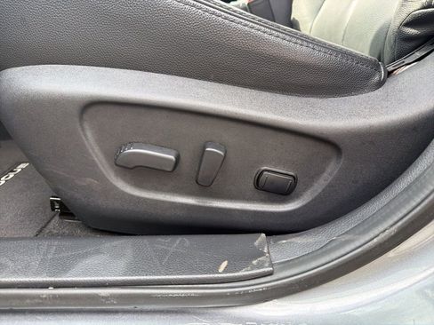 Used 2015 Nissan Rogue SV w/ SV Premium Package image 19