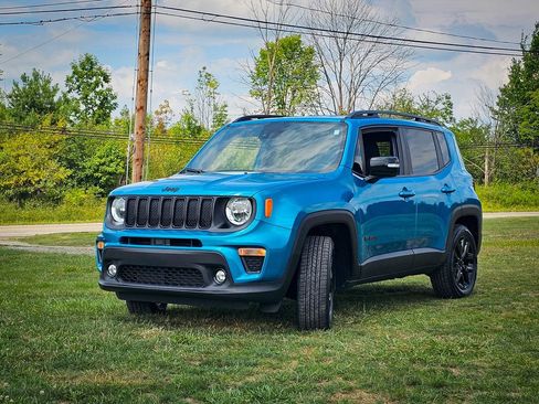 Used 2022 Jeep Renegade Altitude AWD/4WD image 7