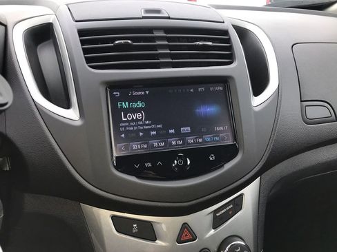 Used 2016 Chevrolet Trax LT w/ LT Convenience Package image 16