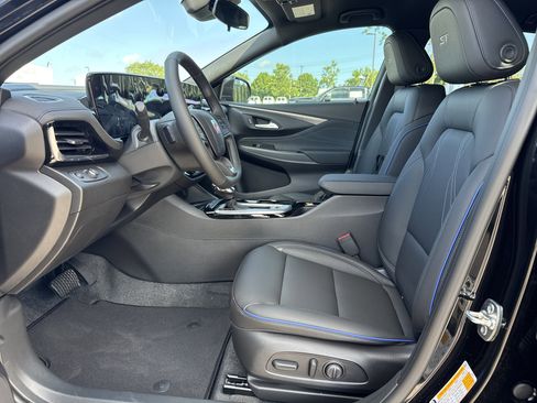 New 2026 Buick Envista Sport Touring w/ Convenience I Package FWD image 16