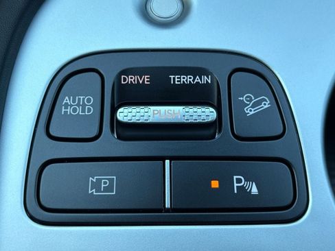 New 2026 Hyundai Ioniq 9 Limited image 24