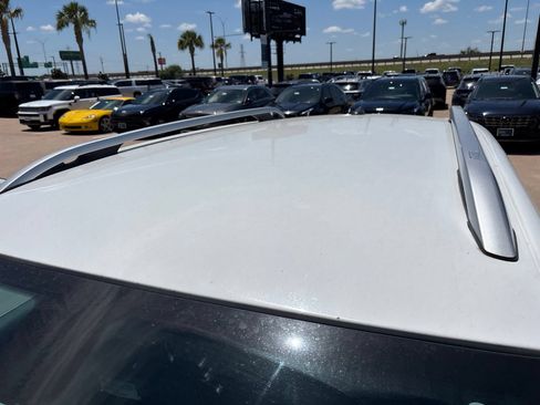 Used 2019 Jeep Cherokee Limited FWD image 9