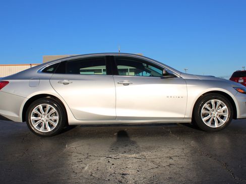 Used 2022 Chevrolet Malibu LT image 3