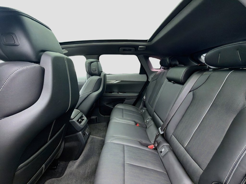 Certified 2025 Cadillac Optiq Luxury 2 AWD/4WD image 26