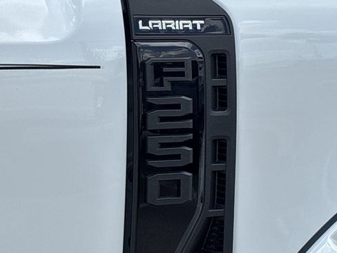 Used 2025 Ford F250 Lariat w/ Lariat Ultimate Package AWD/4WD image 9