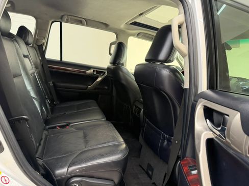 Used 2011 Lexus GX 460 w/ Convenience Pkg AWD/4WD image 25