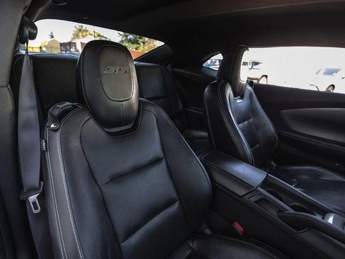 Used 2010 Chevrolet Camaro SS w/ RS Package RWD image 22