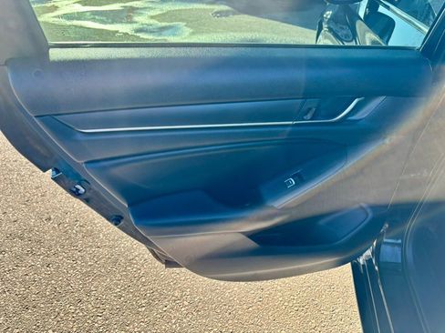 Used 2018 Honda Accord LX image 19
