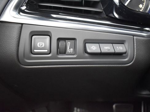 Used 2024 Cadillac XT6 Sport image 19