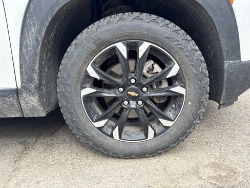 Used 2022 Chevrolet TrailBlazer LT w/ Convenience Package FWD image 12