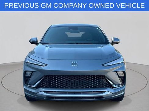 Used 2025 Buick Envista Avenir FWD image 2