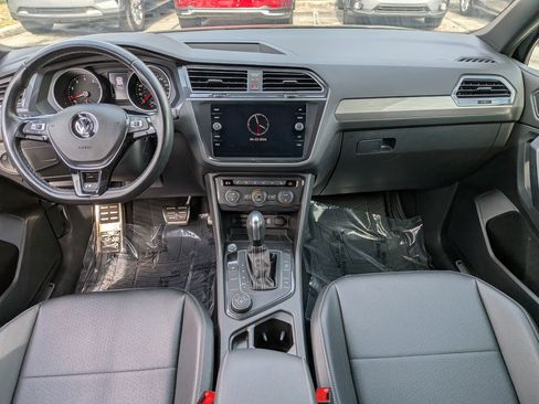 Used 2021 Volkswagen Tiguan SE R-Line w/ 3rd Row Seat Package AWD/4WD image 16