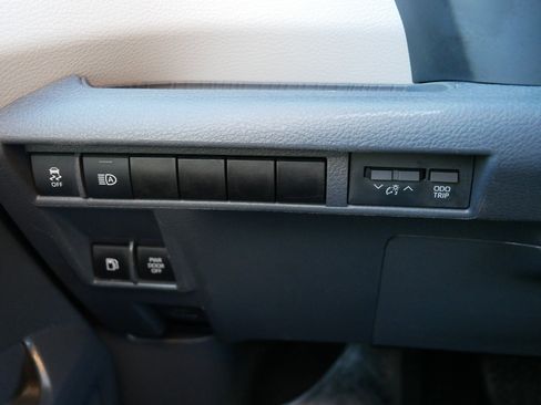 Used 2021 Toyota Sienna LE image 26