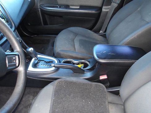 Used 2013 Dodge Avenger SE FWD image 15
