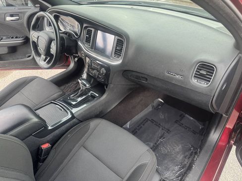 Used 2018 Dodge Charger SXT Plus RWD image 3