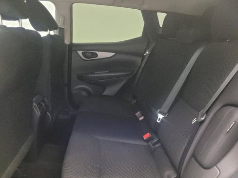 Used 2020 Nissan Rogue Sport S image 18