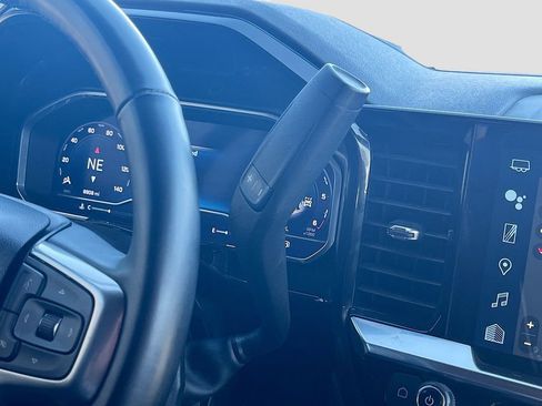 Used 2025 Chevrolet Silverado 1500 LT AWD/4WD image 17