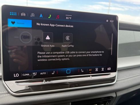 Certified 2025 Volkswagen Tiguan SE FWD image 25