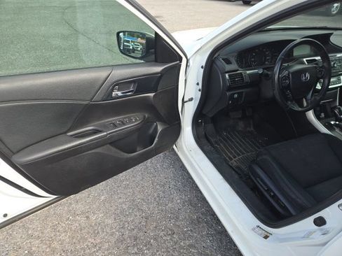 Used 2015 Honda Accord Sport image 11