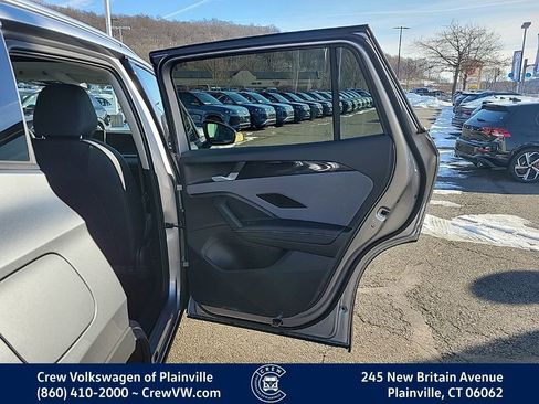 Certified 2025 Volkswagen Tiguan SE image 44