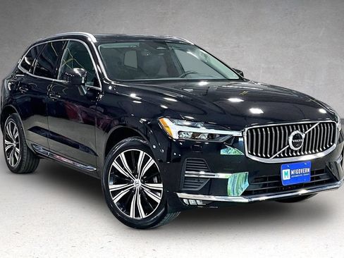 Certified 2023 Volvo XC60 B5 Plus w/ Climate Package AWD/4WD image 3