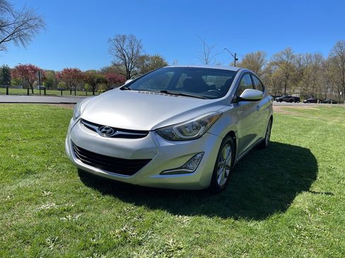 Used 2015 Hyundai Elantra SE w/ Option Group 02 FWD image 26