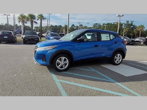 New 2025 Nissan Kicks Play S image 22