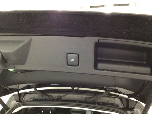 Used 2025 Ford Escape Platinum AWD/4WD image 25