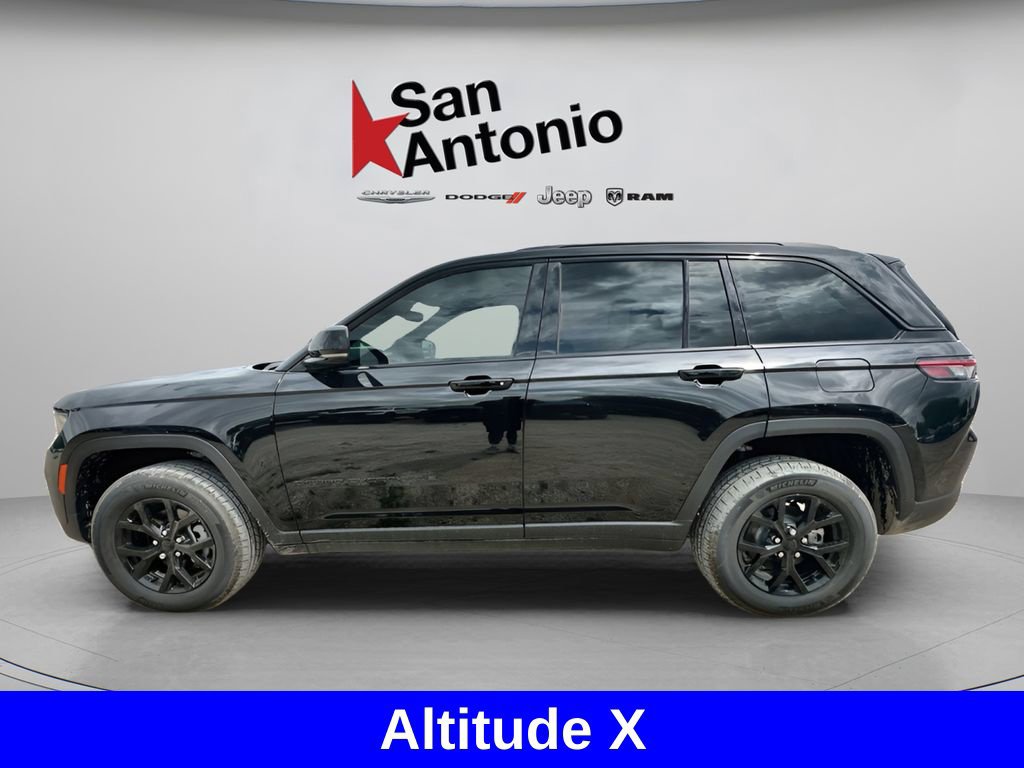 New 2025 Jeep Grand Cherokee Altitude RWD image 8