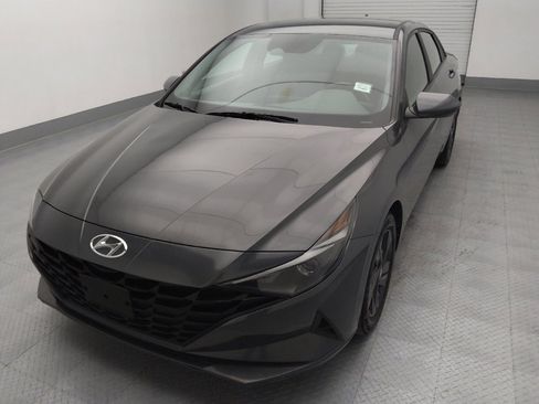 Used 2023 Hyundai Elantra SEL image 15