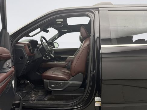 Used 2022 Ford Expedition Max Limited image 11