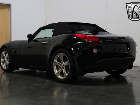 Used 2006 Pontiac Solstice Convertible w/ Premium Package image 10