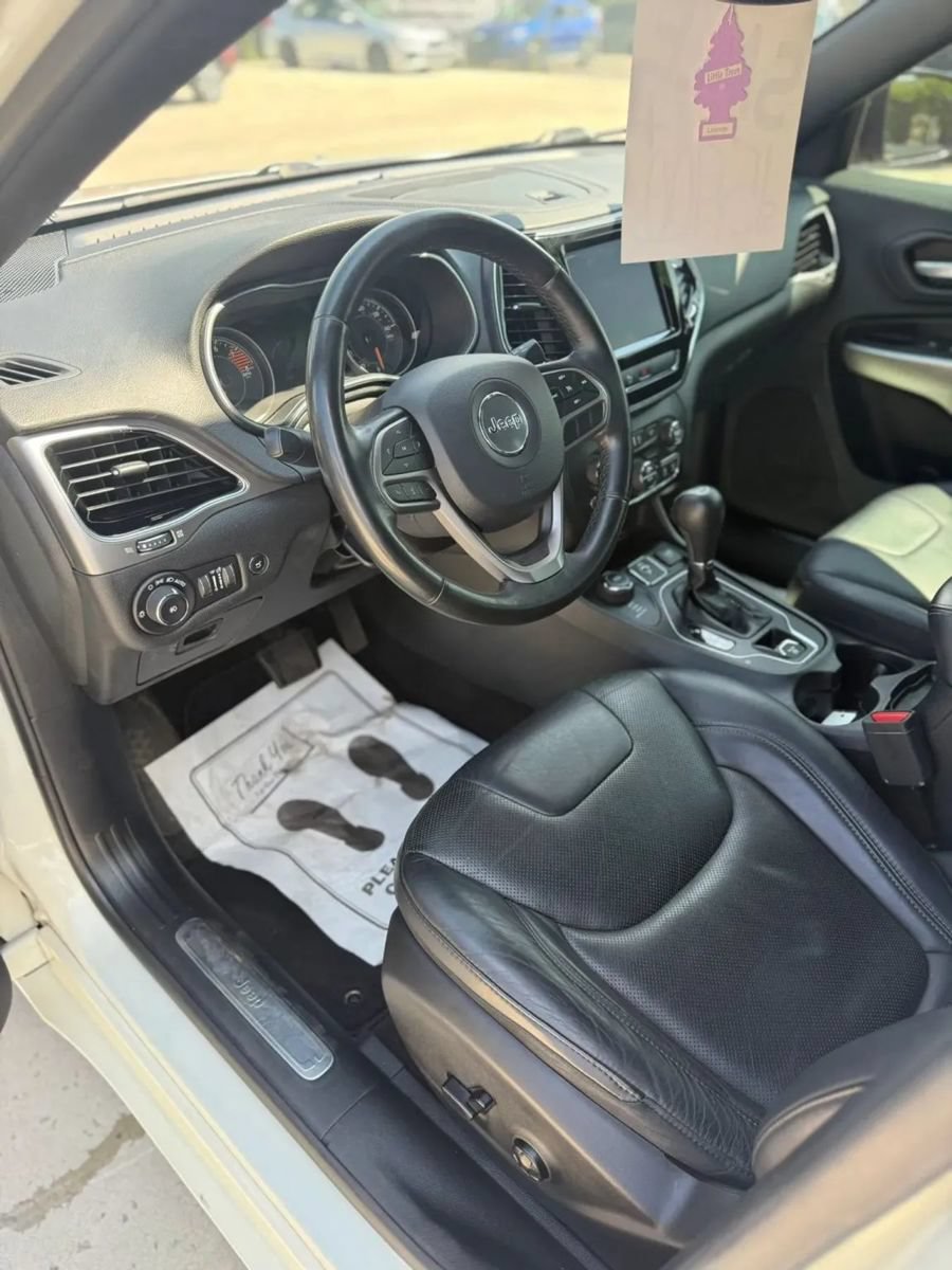 Used 2019 Jeep Cherokee High Altitude AWD/4WD image 13
