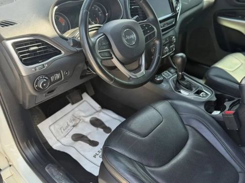 Used 2019 Jeep Cherokee High Altitude AWD/4WD image 13