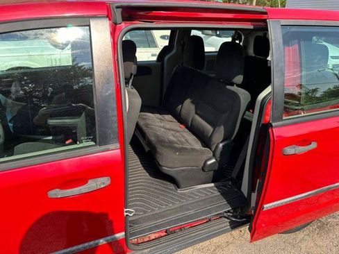 Used 2016 Dodge Grand Caravan American Value Package FWD image 13