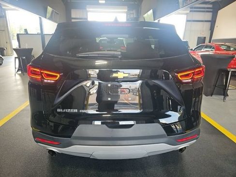 Used 2025 Chevrolet Blazer LT AWD/4WD image 4
