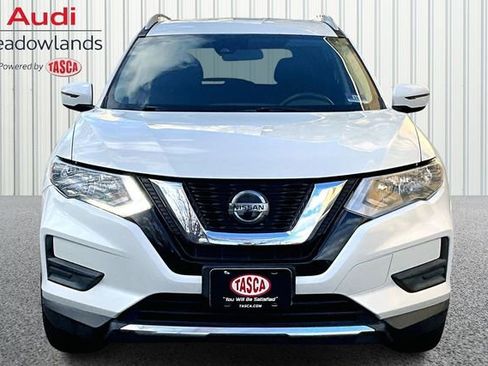 Used 2019 Nissan Rogue SV image 2