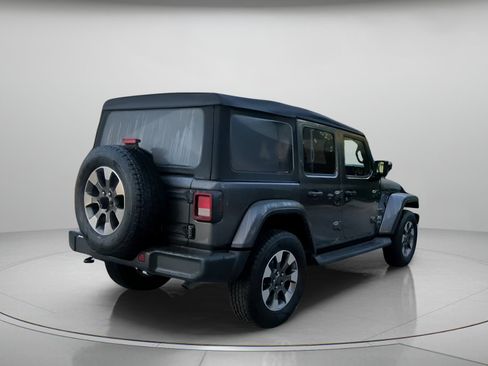 Used 2022 Jeep Wrangler Unlimited Sahara AWD/4WD image 27