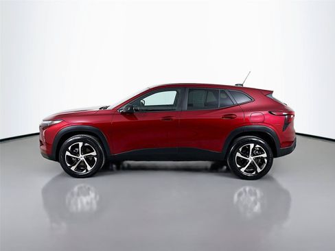 Used 2025 Chevrolet Trax RS w/ Driver Confidence Package FWD image 6
