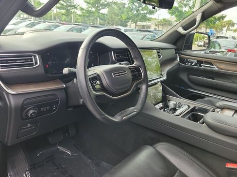 Used 2022 Jeep Grand Wagoneer Series II AWD/4WD image 21