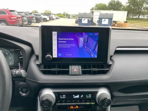 Used 2025 Toyota RAV4 XLE FWD image 13