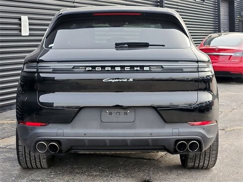 Used 2024 Porsche Cayenne S image 6