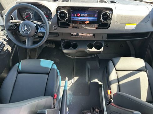 New 2025 Mercedes-Benz Sprinter 2500 image 13