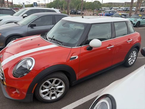 Used 2019 MINI Cooper 4-Door Hardtop FWD image 3
